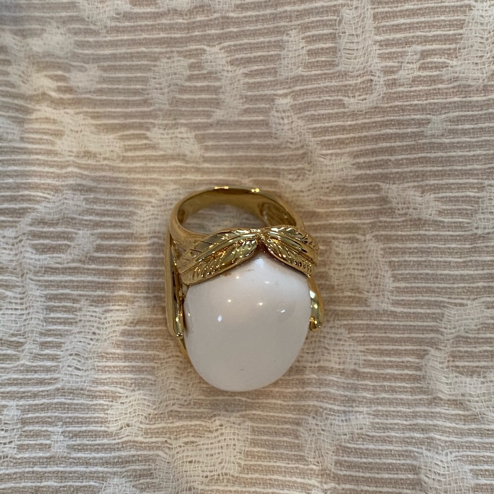 White Ring - image 3